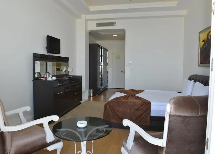 ホテル White Palace 4*