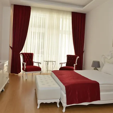 White Palace 4*