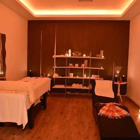 White Palace Hotel